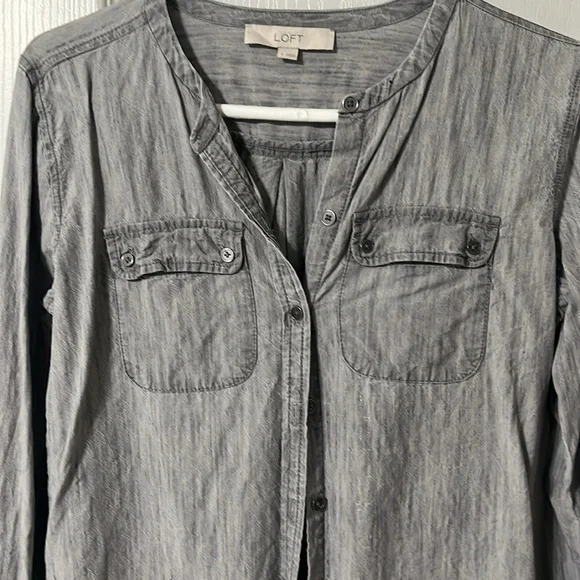 Never Worn! Very Cute! Loft Button Down Grey Shirt, Size Small. - Picture 3 of 5